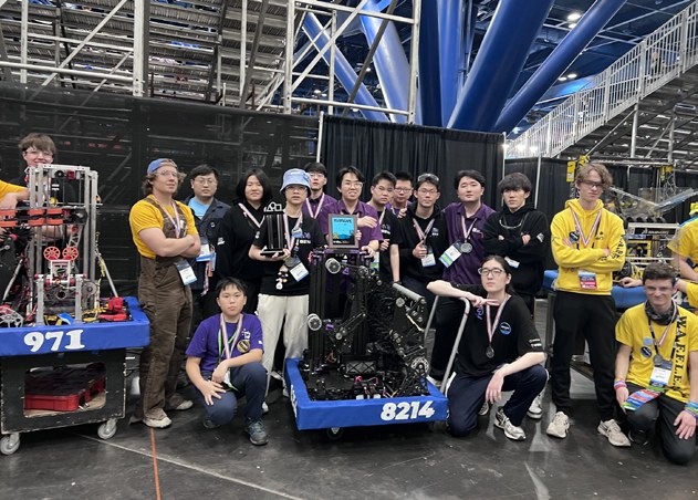 FRC 赛场机器人与队员